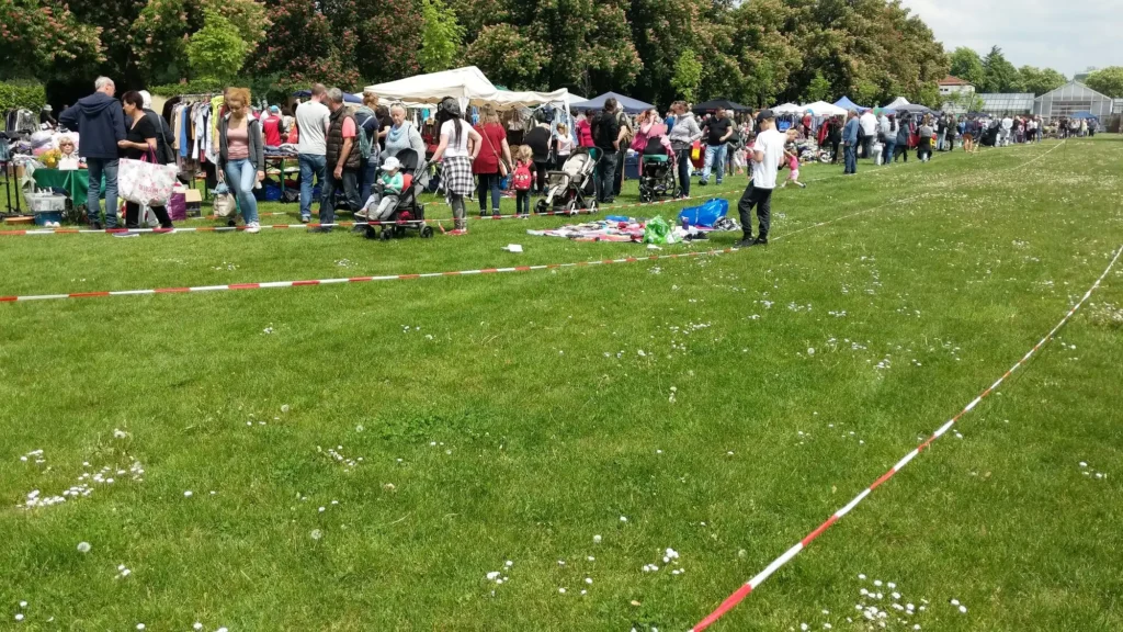 Leere Bahnen auf dem Pforzheimer Gruschtelmarkt 2019